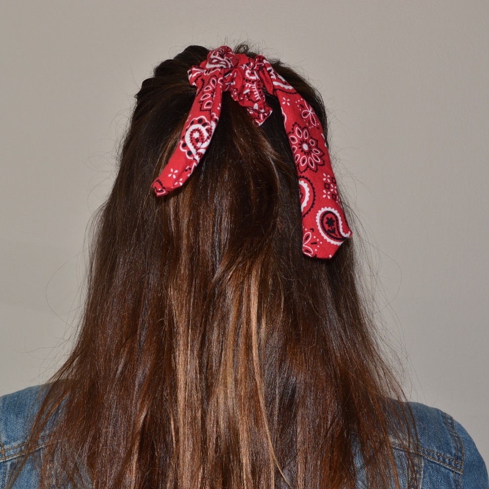 TIE DYE BOW SCRUNCHIE! SOLD OUT - Picture 5 of 7